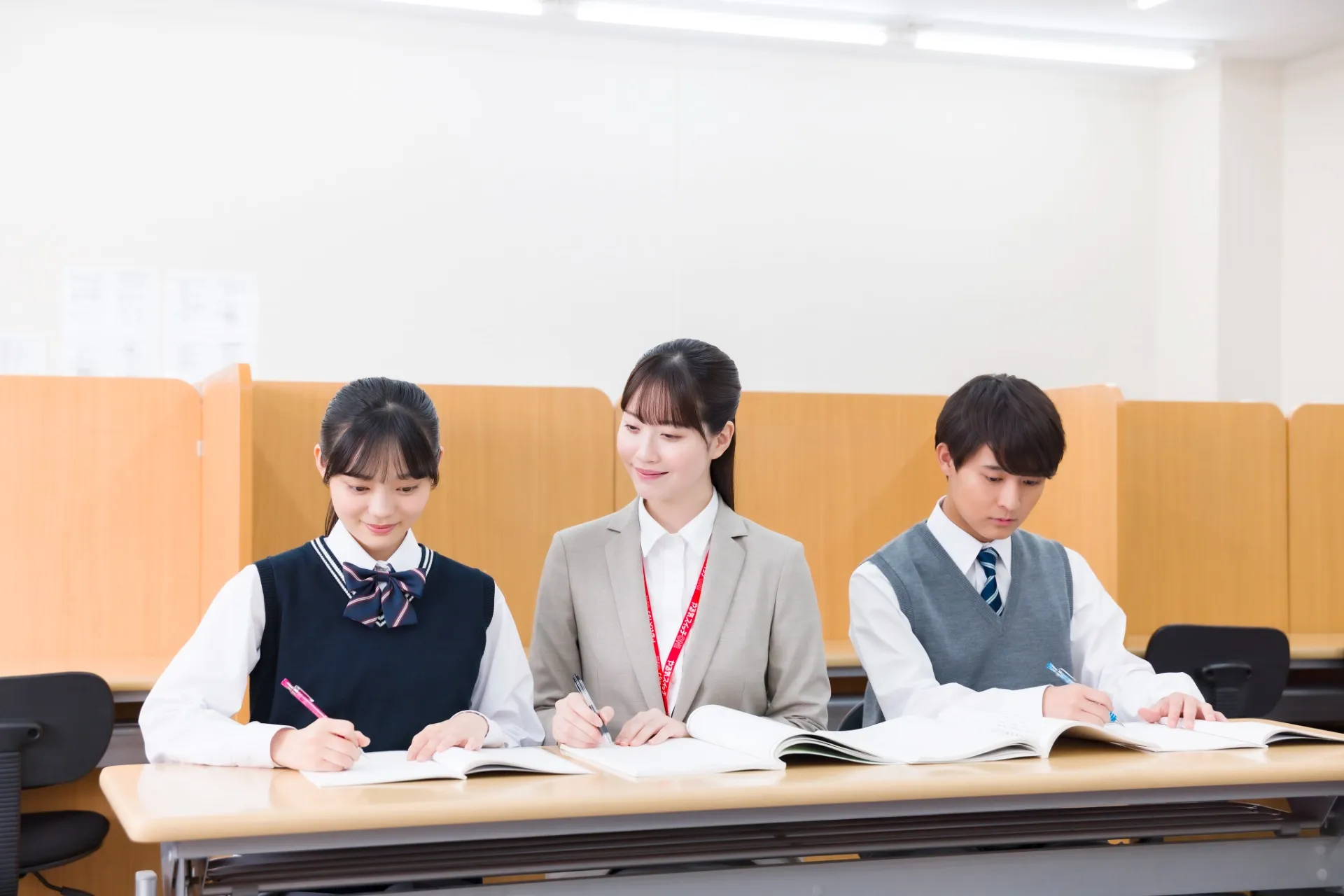 名古屋市南区で塾講師として活躍しませんか？相談しやすい環境で成長できます！オープニングスタッフ募集中！